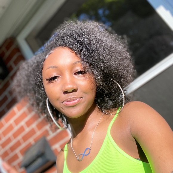 Meet your Posher, Diamond - Picture 1 of 1